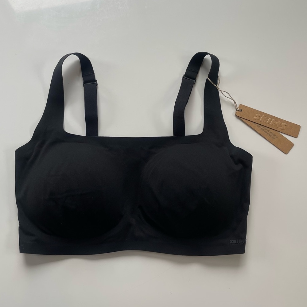 NWT Skims Naked Scoop Bralette